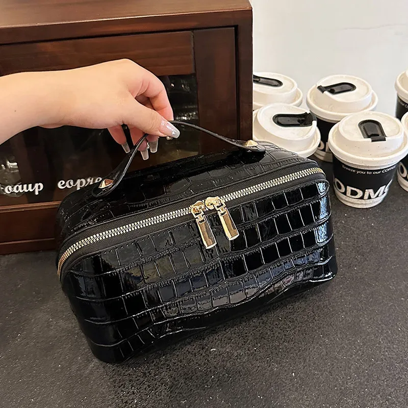 trousse de maquillage grande capacité à motif crocodile, sac de rangement portable de haute qualité, pochette cosmétique durable et tendance pour les voyages quotidiens