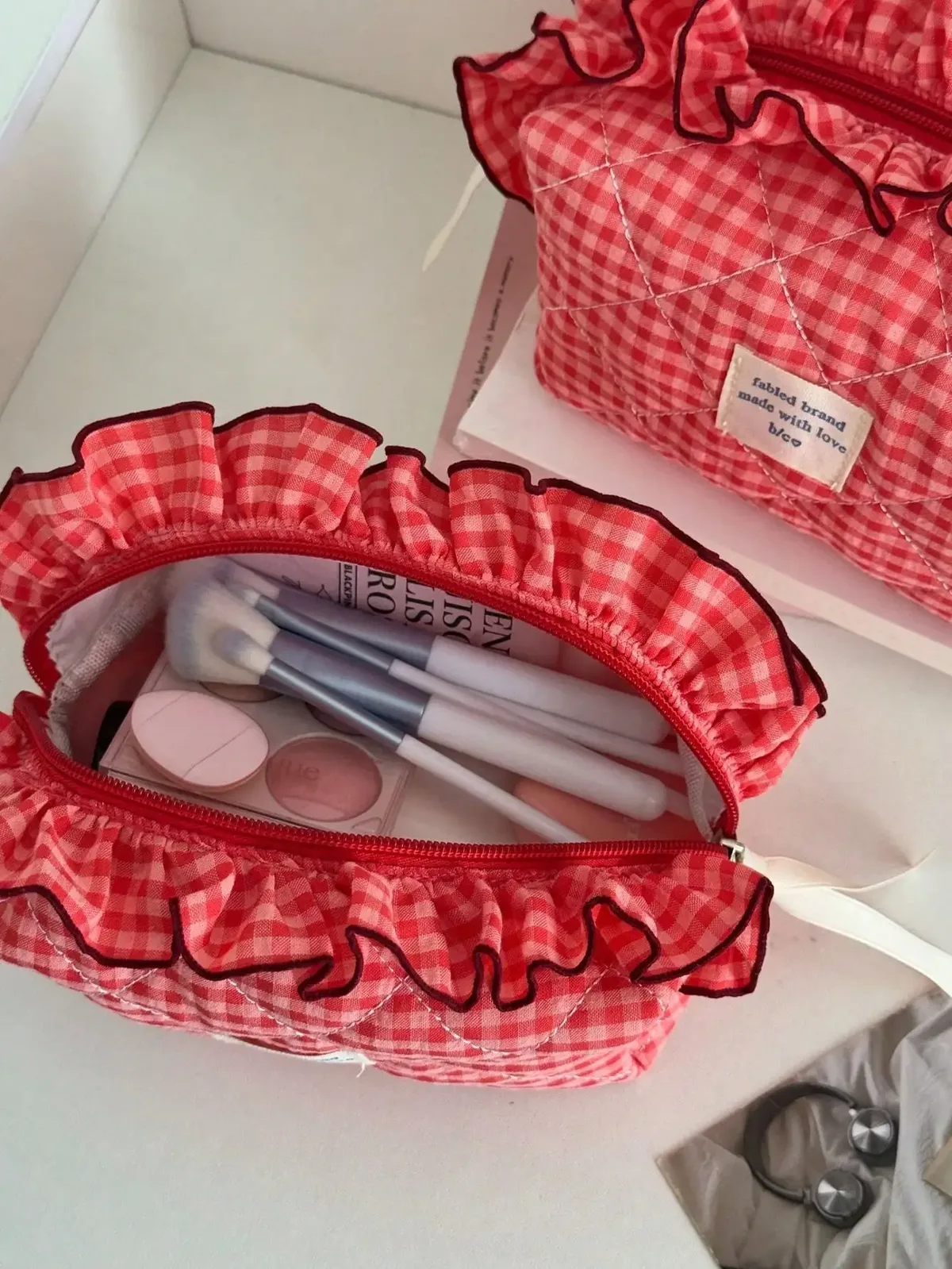 trousse polyester cosmétiques carreaux rouge blanc violet voyage décoration fronces ovale glissière faded brand made love