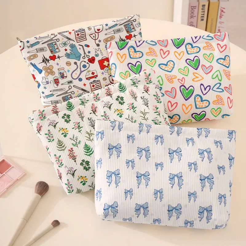 pochette de maquillage en velours côtelé à motif cœur, légère, avec fermeture éclair, multifonctionnelle, pour accessoires de toilette, sac de rangement