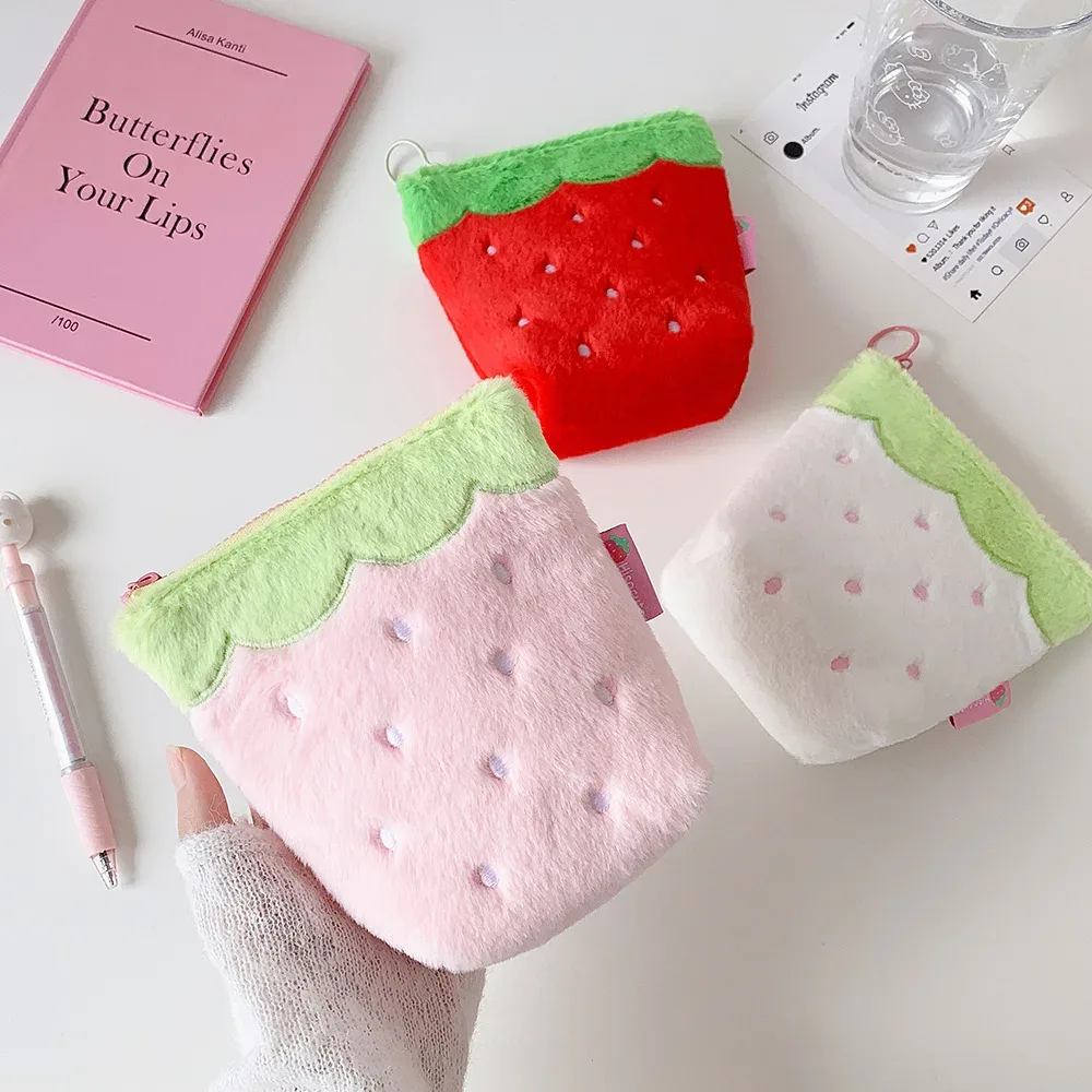 trousse de maquillage en peluche fraise portable, étui à rouge à lèvres et écouteurs, pochette de rangement pour étudiants, petite trousse cosmétique
