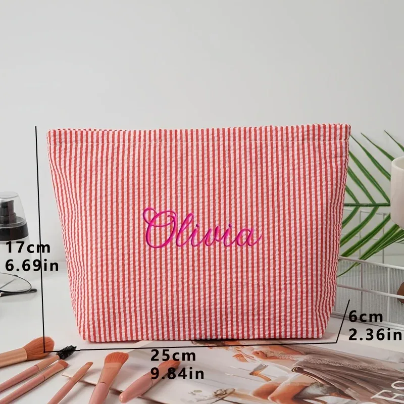pochette de toilette brodée personnalisée à rayures, idéale pour le rangement des articles de beauté quotidiens, cadeau parfait pour les fêtes