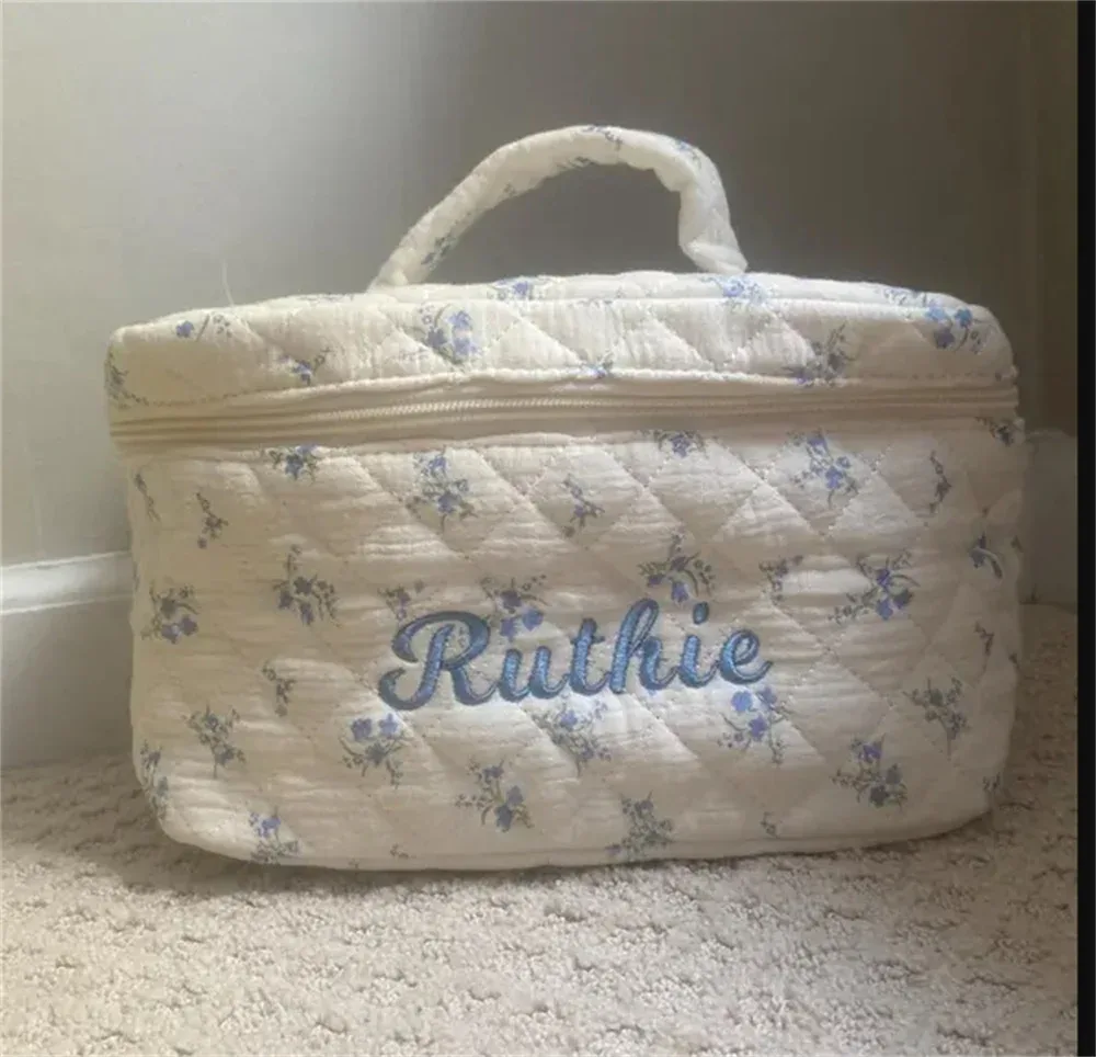 Sac de maquillage à main avec nom brodé personnalisé, sac de rangement Portable en coton Floral de grande capacité, sac à cosmétiques de voyage en plein air
