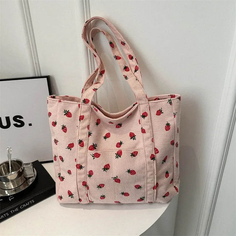 sac à main en velours côtelé pour femmes, sac de plage aux fraises, sac à bandoulière polyvalent à la mode, grande capacité, fourre-tout simple pour les déplacements