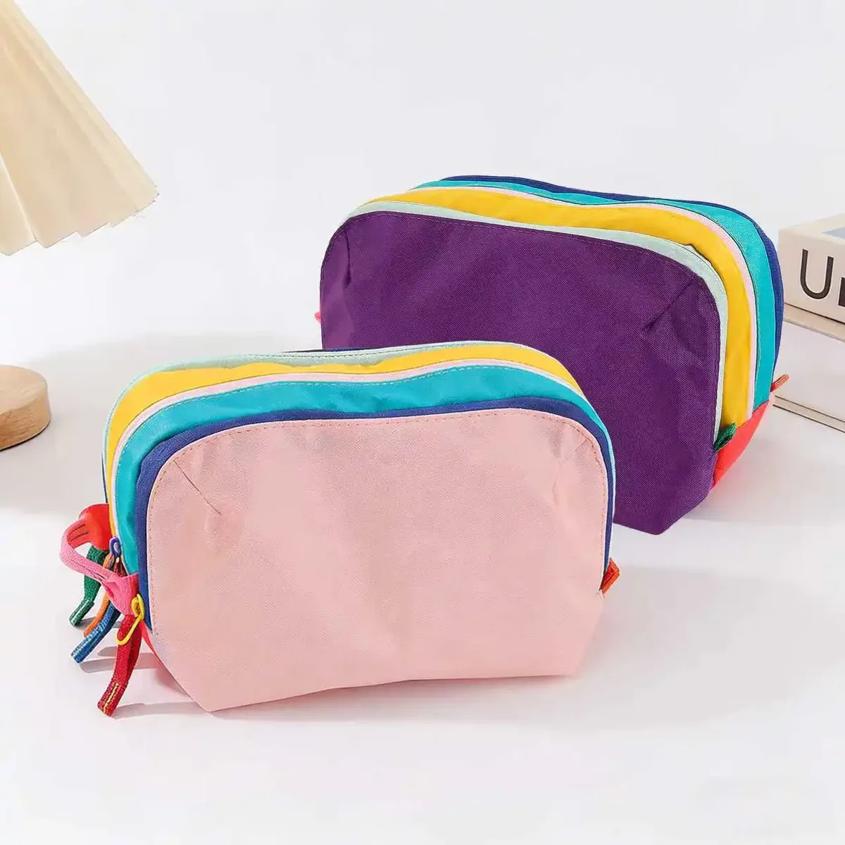 sac de voyage léger grande capacité pour maquillage et articles de toilette, sac à bandoulière de voyage couleur dopamine, sac de toilette suspendu en nylon imperméable