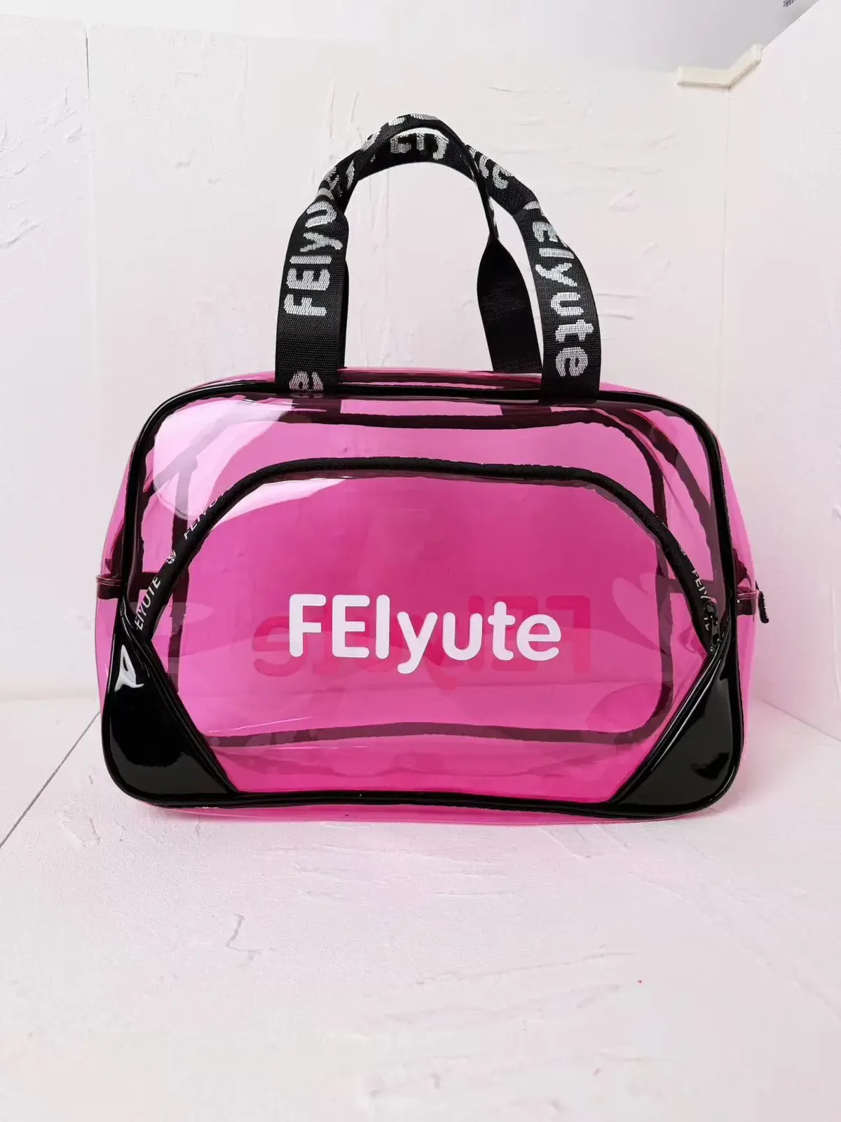 la trousse de toilette pero storecompact convient pour la salle de sport, la natation, le camping et les courtes vacances de week-end.