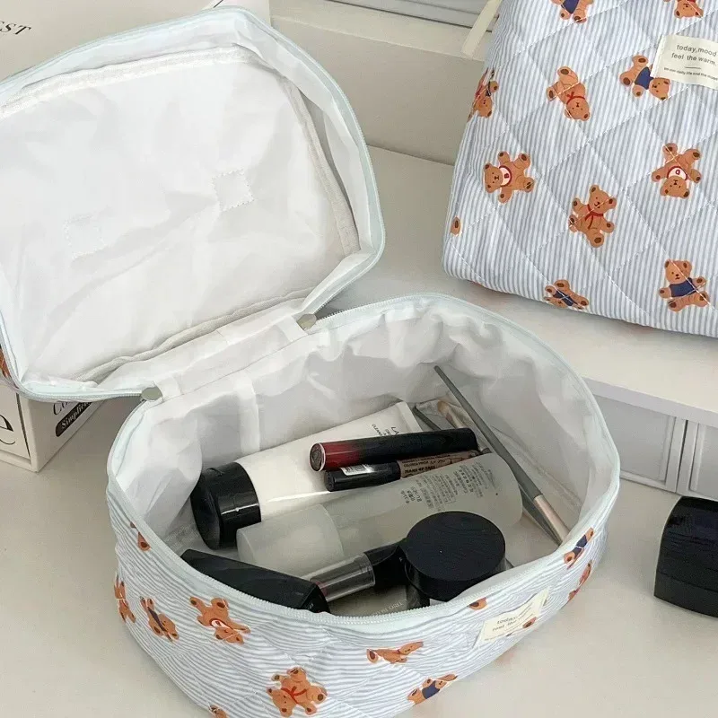 sac à cosmétiques matelassé ours rose pour femmes, joli organisateur de voyage de maquillage à fermeture éclair, sac à main féminin, pochette de toilette pour filles, 2024