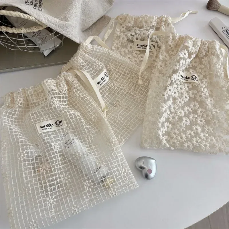 mignon voyage d'été cosmétique toilette organisateur pochette de rangement pour accessoires dentelle brodée marguerite maille cordon sac de maquillage