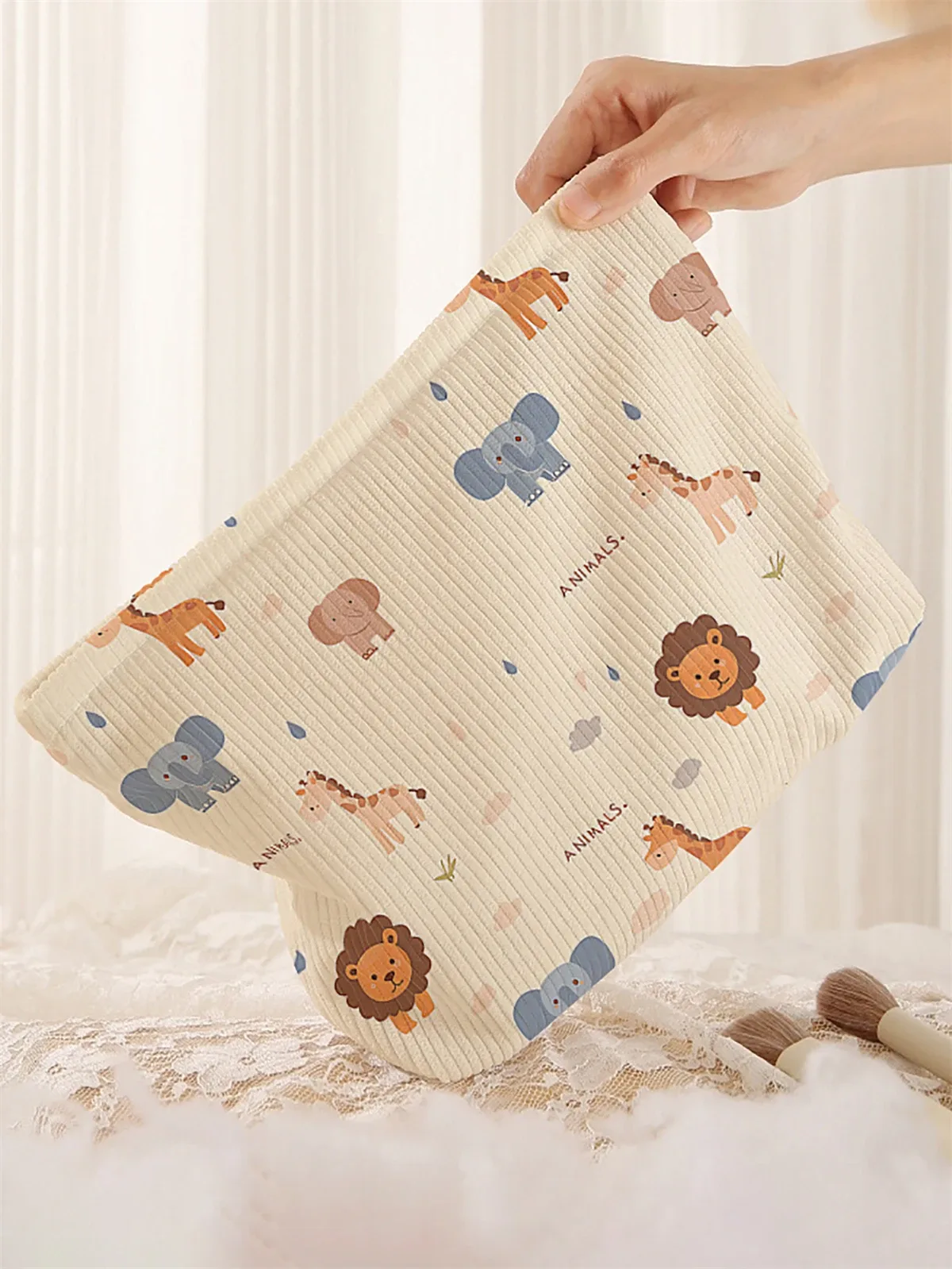 1. Trousse de maquillage en velours côtelé à motifs animaliers, boîte de rangement légère à fermeture éclair, sac multifonctionnel avec doublure