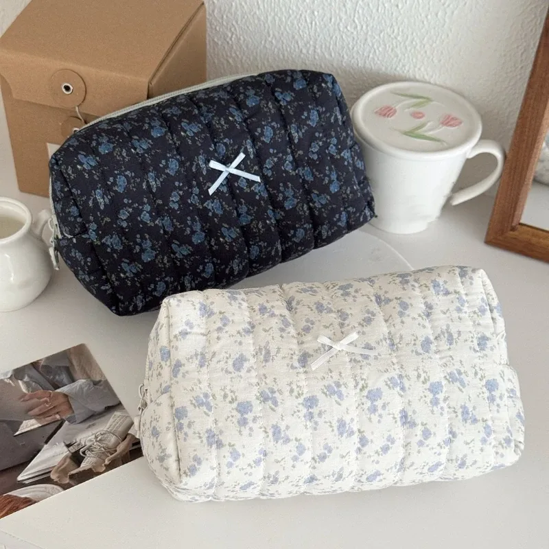 trousse de maquillage carrée mignonne pour femmes, petits sacs à cosmétiques portables de voyage, trousse de toilette à fermeture éclair florale, pochette de lavage, sacs de rangement