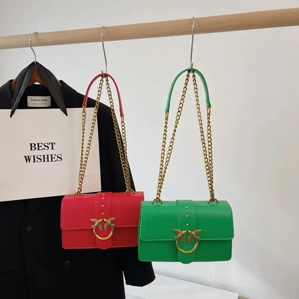 nouveau sac bandoulière chaîne pour femme, sac à l'épaule sous le bras style européen et américain, petit sac carré vintage avec décorations métalliques pour le quotidien
