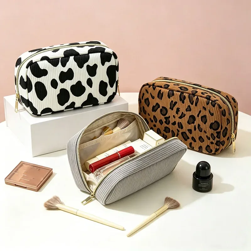 pochette de maquillage portable en velours côtelé pour femmes, pochette de rangement minimaliste pour cosmétiques de voyage, organiseur doux pour les articles de beauté quotidiens
