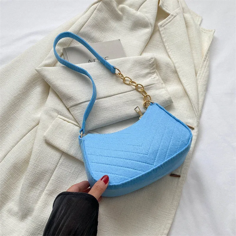 mini sacs à bandoulière pour femmes, sac en feutre à la mode, design avancé sous les bras, beaux sacs à main croissant, sacoche de selle 2025