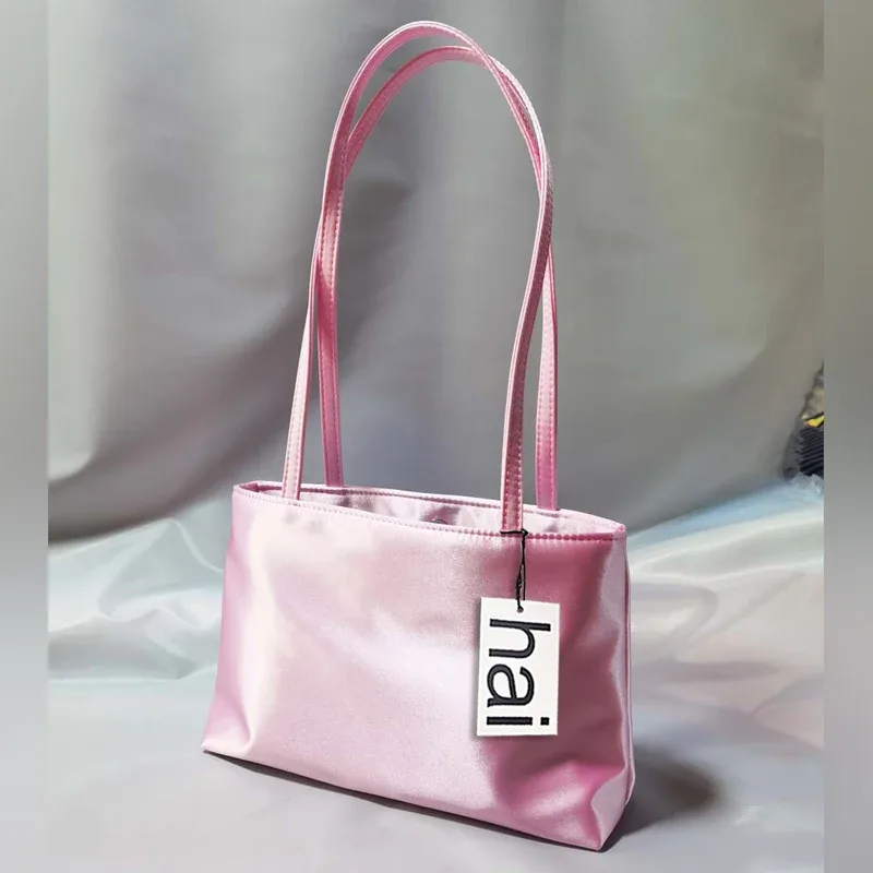 sacs à bandoulière de luxe en soie pour femmes, sac carré sous les bras, sac de banlieue de marque célèbre, fourre-tout macaron de couleur contrastée