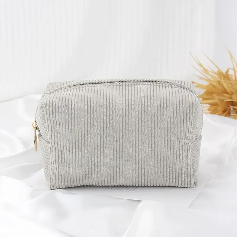 trousse de toilette de voyage en velours côtelé, organiseur de cosmétiques avec pochette pour serviettes hygiéniques, design mignon pour femmes