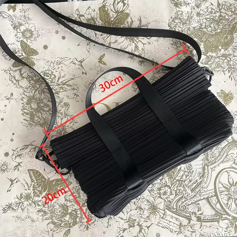 sac carré plissé miyake tendance décontracté grande capacité, nouveau sac de sport 2026, pochette de rangement loisirs, sac bandoulière portable réglable