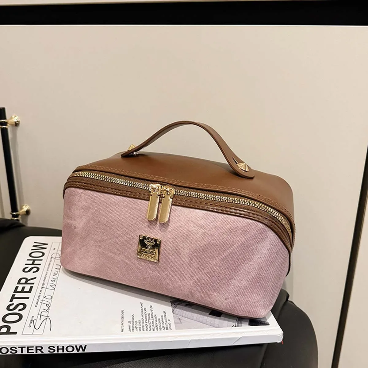 nouvelle trousse de toilette, sac de rangement de voyage haut de gamme en denim et cuir pu avec empiècements color-block, trousse de toilette de marque en métal