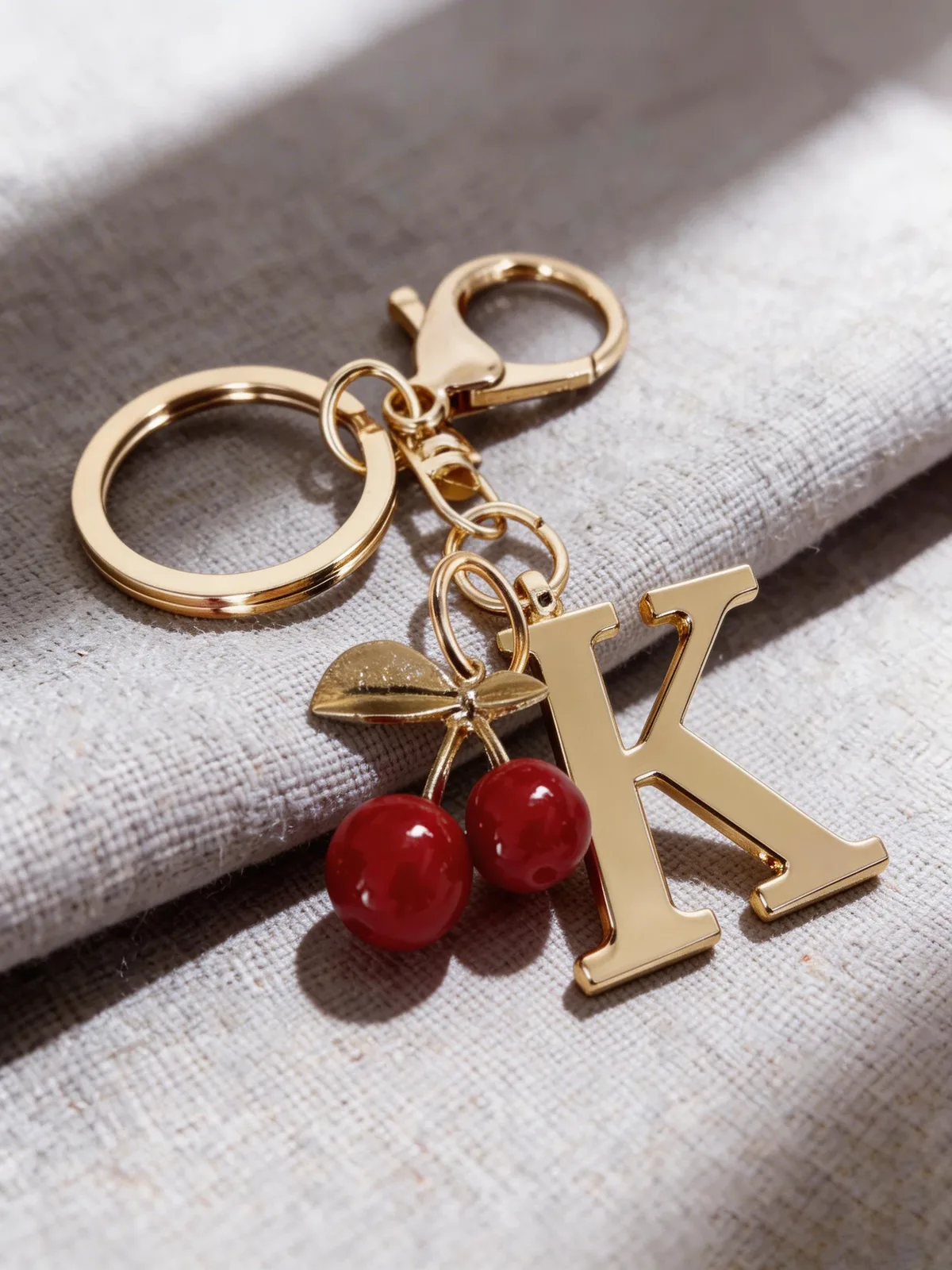 porte-clés élégant en or de qualité supérieure, pendentif 3d alphabet a-z, accessoire cœur rouge, anneau de porte-clés argenté tendance, pour sac/ordinateur portable