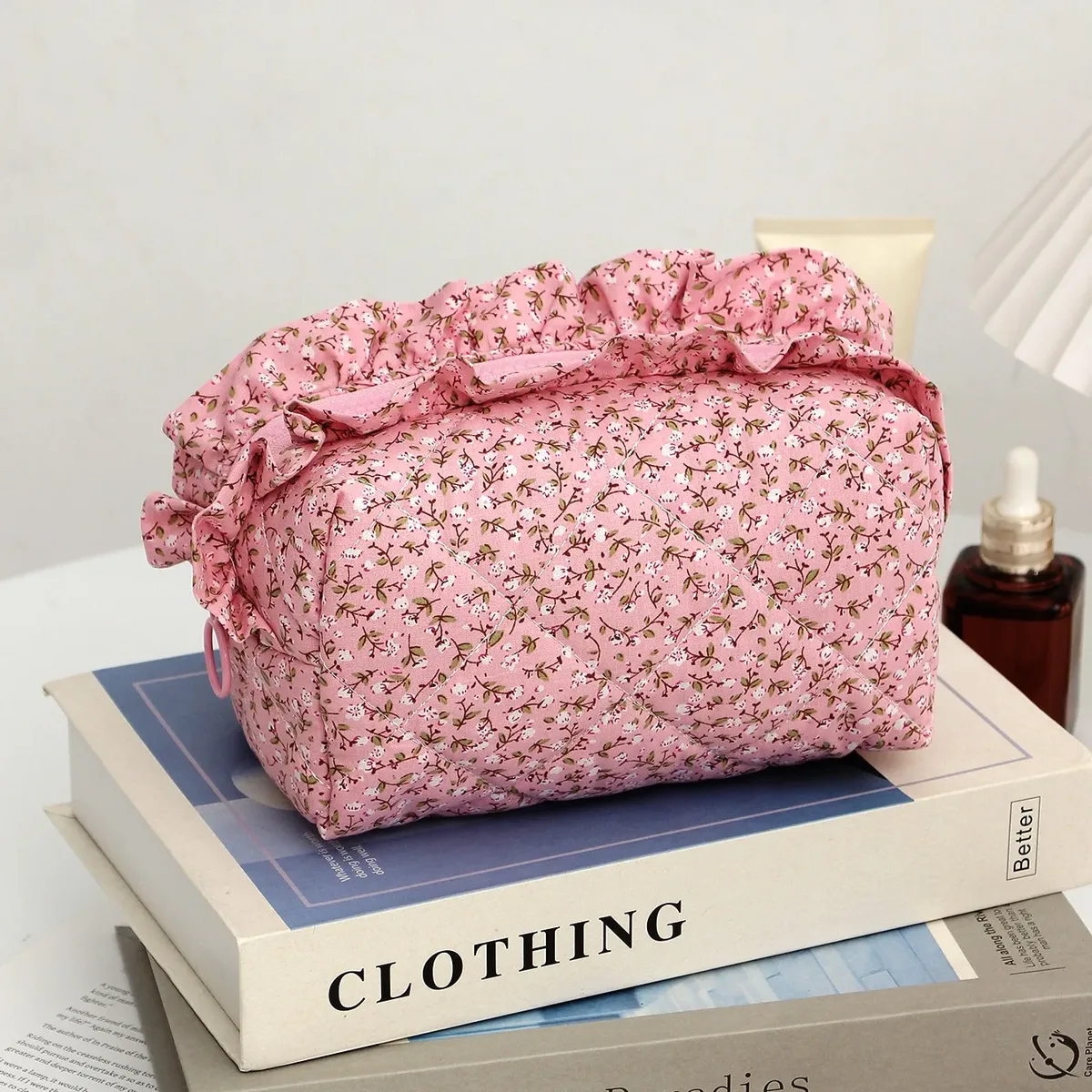 sac de maquillage imprimé floral avec nœud papillon à bord ébouriffé, sac à stylos matelassé de grande capacité, sac de rangement de cosmétiques pour femmes, sac de lavage de voyage, pochette