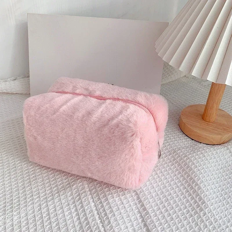 sacs de maquillage en fourrure pour femmes, sac à cosmétiques de voyage souple, étui de rangement mignon pour dames et filles, trousse de maquillage nécessaire, sacs à main solides 1 pièce