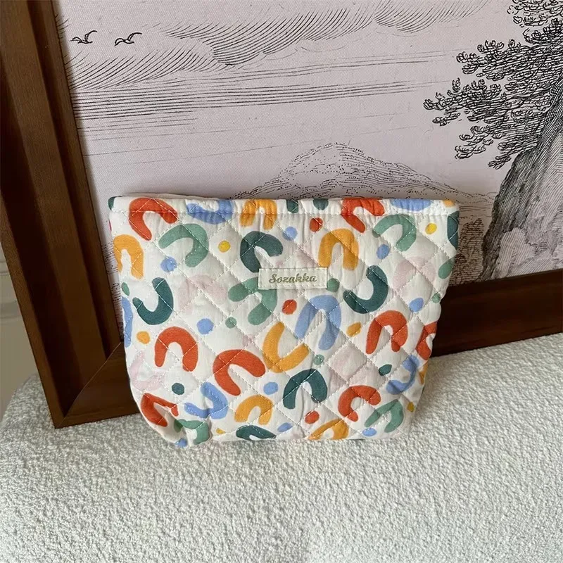 nouveau sac de rangement de fleurs de dessin animé en coton matelassé de grande capacité-sac de toilette de soins de la peau de cosmétiques mignon et portable