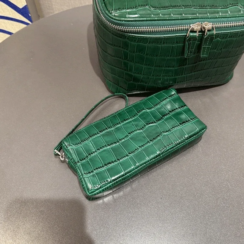 sac à cosmétiques en cuir pour femmes, organiseur de toilette de voyage, cuir véritable de haute qualité, trousse de maquillage de luxe, pratique, grande capacité