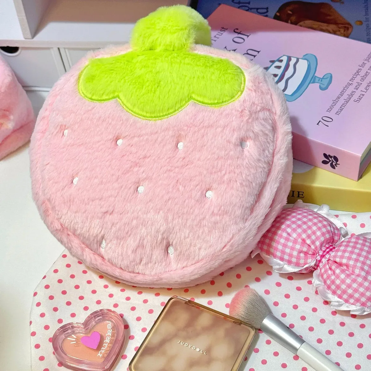 sac à cosmétiques en peluche fraise pour femmes, sac de lavage de voyage, grande capacité, organisateur de soins de la peau, sacs de rangement de maquillage mignons