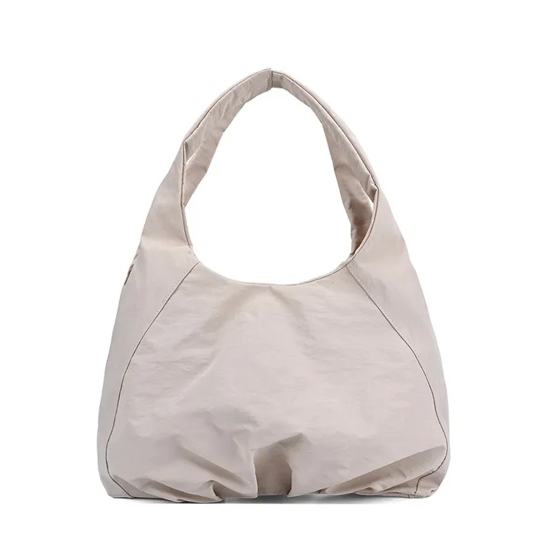 sac à bandoulière décontracté en nylon avec fermeture éclair et logo personnalisé, sac à main polyvalent pour les trajets quotidiens, pochette de rangement en polyester de couleur unie pour le shopping
