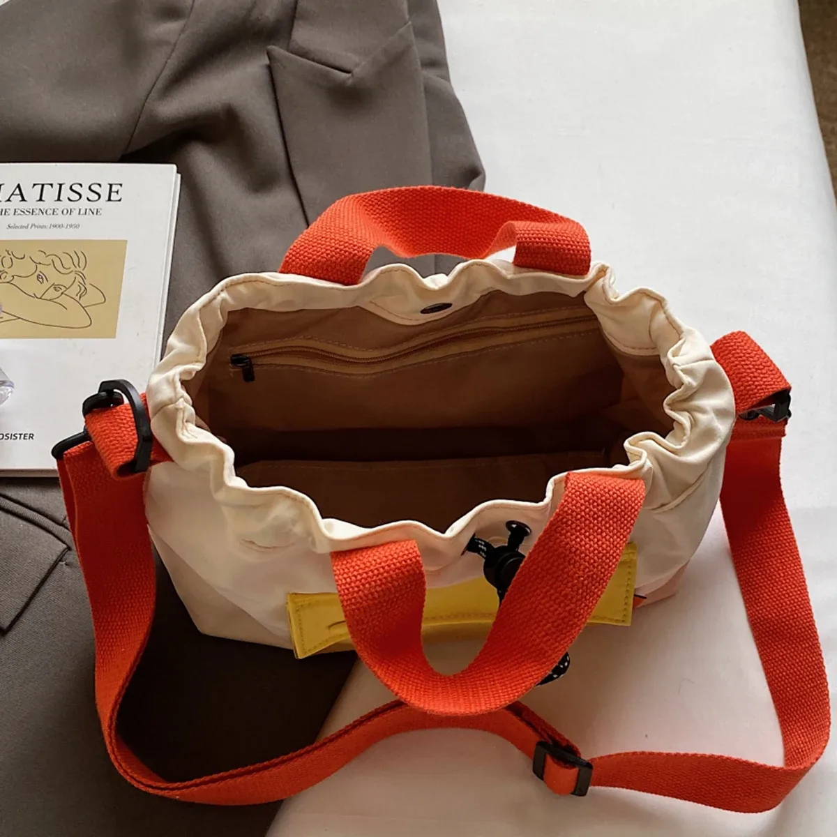 le nouveau sac messager unisexe, sac à bandoulière fonctionnel extérieur, sac à bandoulière de banlieue, sac de rangement, sac à dos contrasté féminin