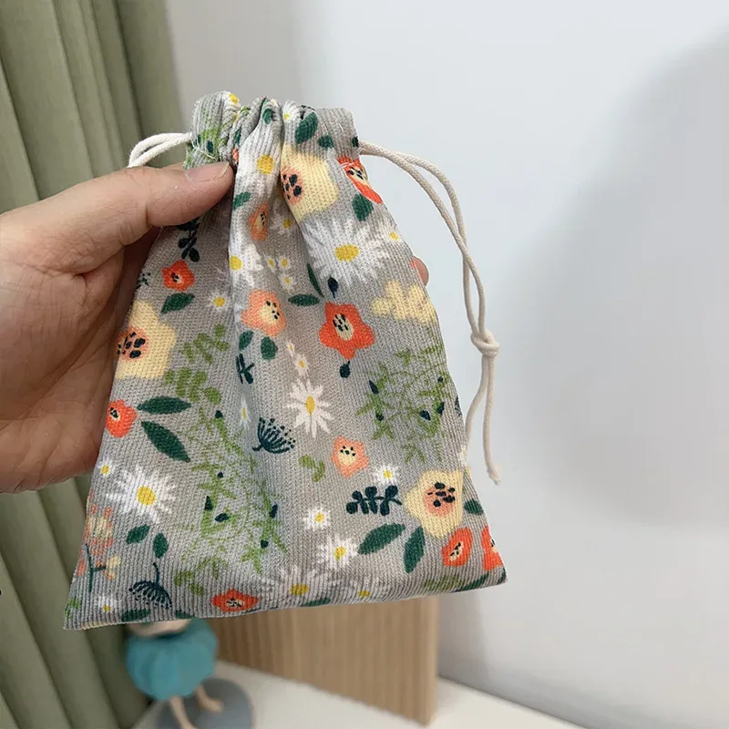 mini sac de rangement cosmétique à imprimé floral, sac de rouge à lèvres de maquillage wstring de proximité, petit gril, sac d'emballage de chaussettes de sous-vêtements de voyage