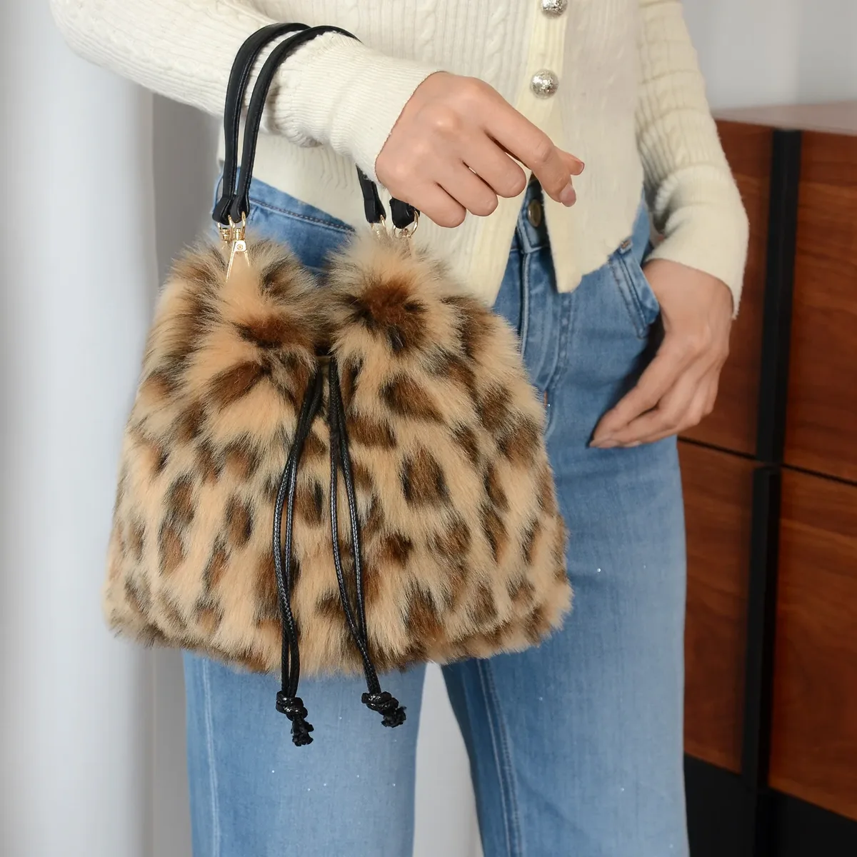 sac à main tendance en fausse fourrure pour femme, collection automne-hiver, sac seau de luxe, sac fourre-tout en fausse fourrure de raton laveur, sac à main haut de gamme
