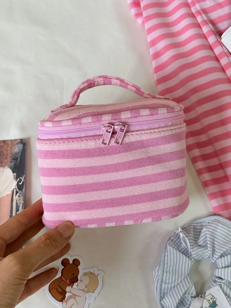 trousse de maquillage rose rayée avec miroir et fermeture éclair, sac de voyage portable pour femmes, organisateur cosmétique mignon et adorable, pochette de toilette