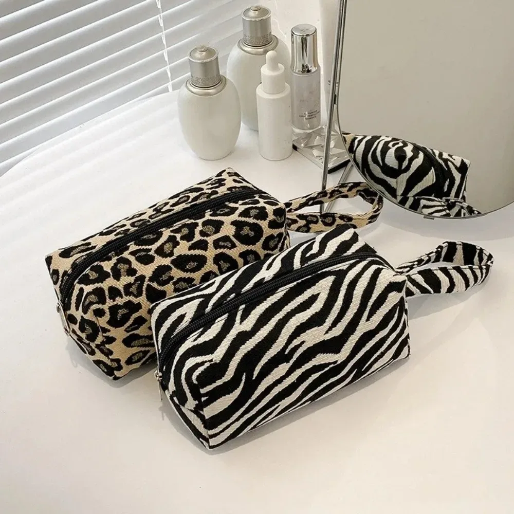 sacs à maquillage portables à imprimé léopard, grande capacité avec poignée, sac à stylos, fermeture éclair, sac de rangement, sac à main de voyage