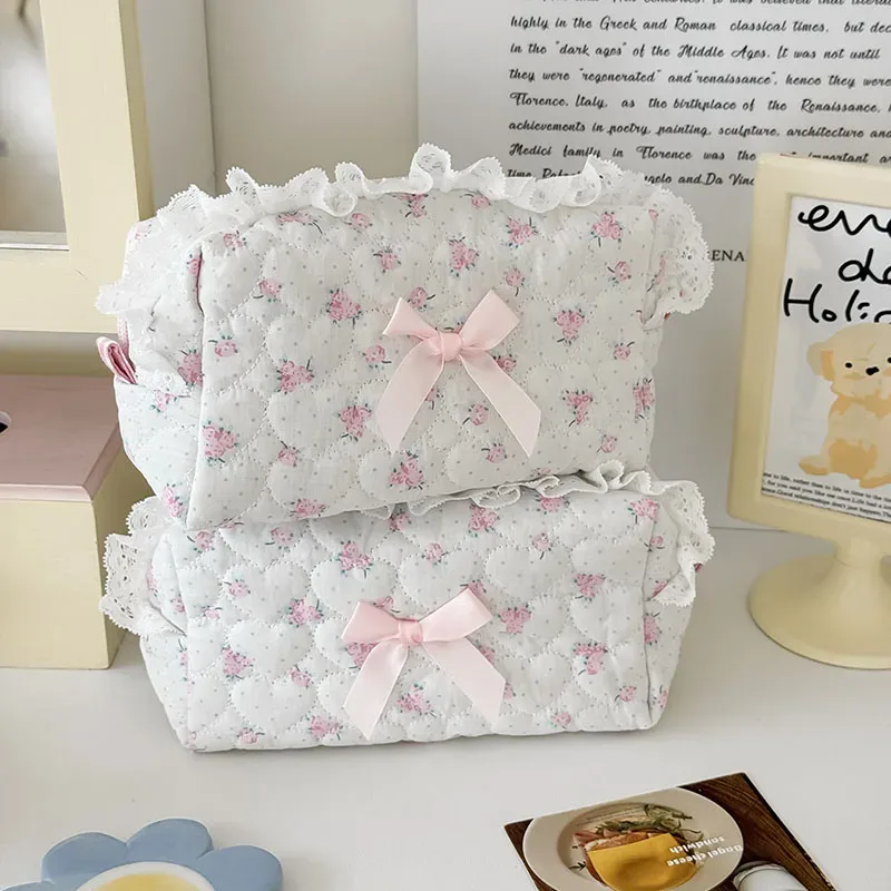 sac de rangement de cosmétiques en forme de cœur rose, pochette de maquillage esthétique mignonne avec garniture en dentelle, sacs de rangement de cosmétiques vintage de grande capacité