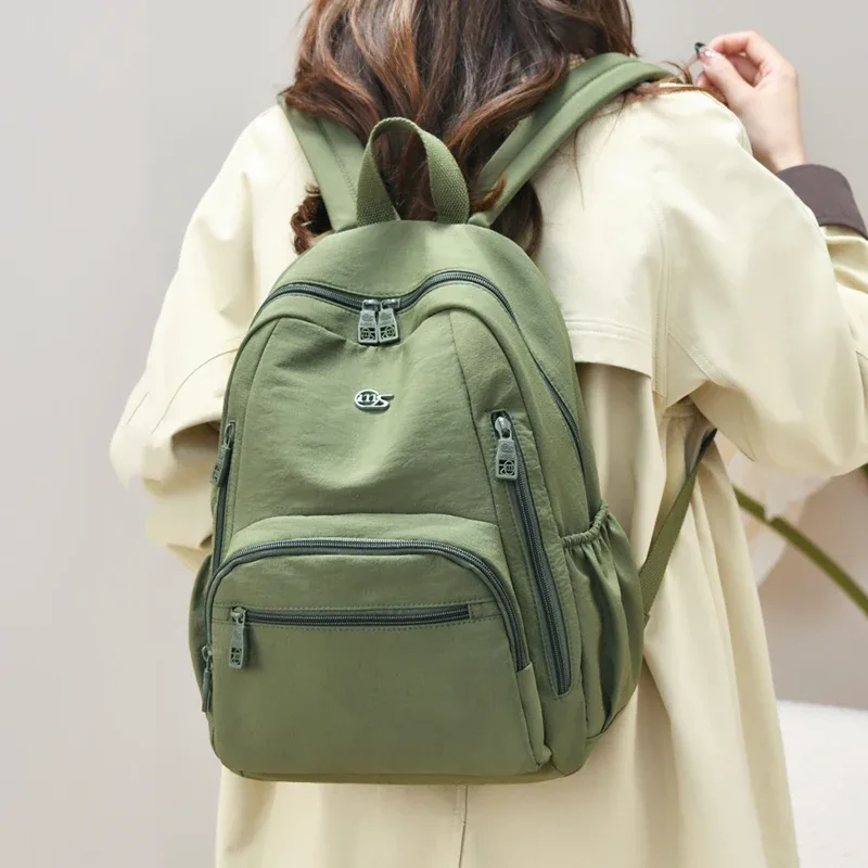 sac à dos tendance pour femmes, sac à dos léger en nylon, sac à dos pour femmes avec plusieurs poches, pour les trajets quotidiens et les week-ends