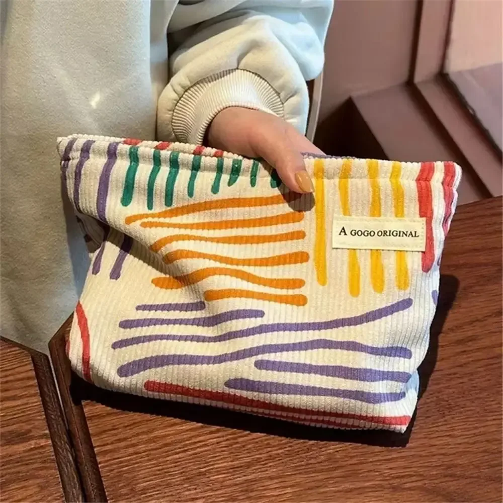 trousse de maquillage de grande capacité, haute apparence, sac à cosmétiques au design floral avancé, pochette de rangement simple pour femmes