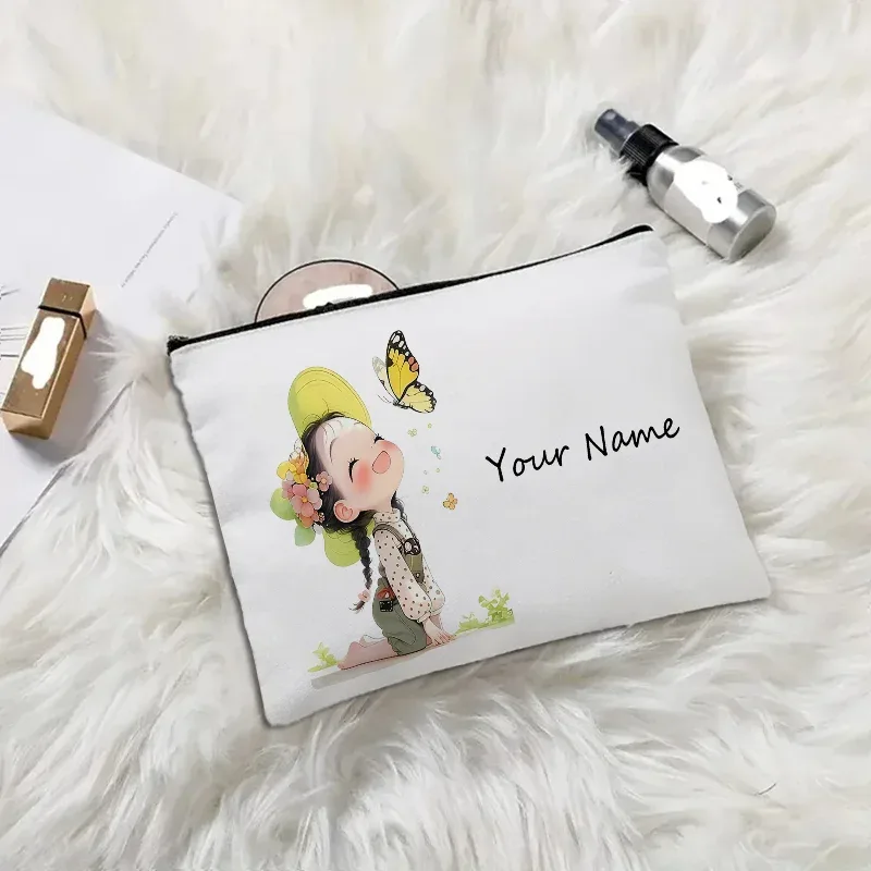 trousse de maquillage personnalisée en toile avec nom, pochette cosmétique imprimée fille cartoon, organisateur de voyage personnalisé à fermeture éclair pour femme, idéal cadeau