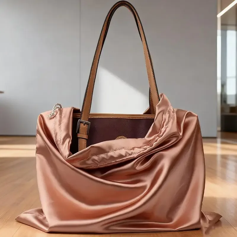 housse anti poussière tissu soie luxe forme ovale ouverte cordelette taille petite grande protection sac main
