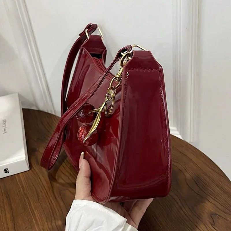 sac à bandoulière rétro vintage pour femmes, en cuir pu, sous les bras, sac à main décontracté avec pendentif cerise