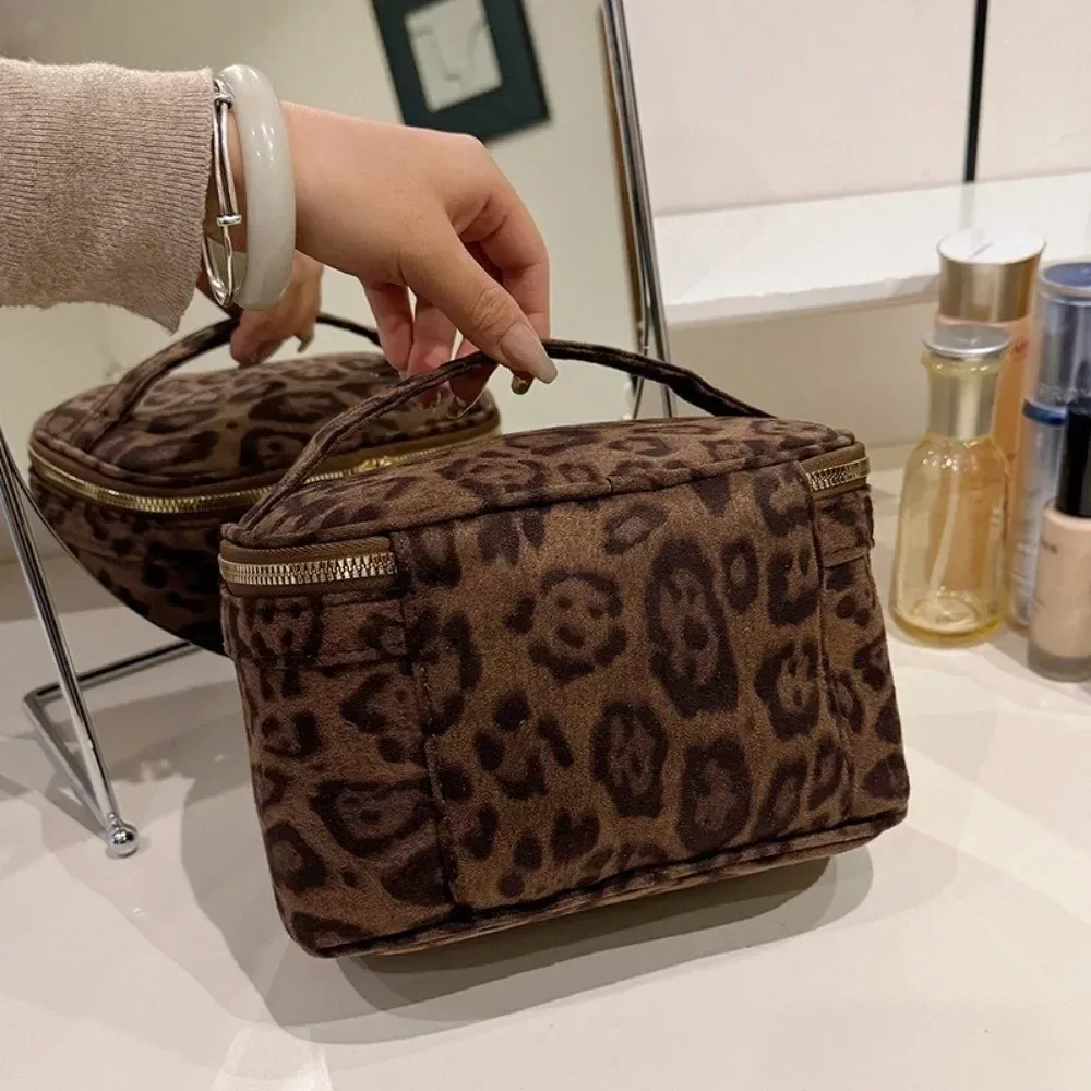 nouvelle trousse de toilette grande capacité à imprimé léopard en faux daim, boîte de rangement multi-poches, sac de voyage portable