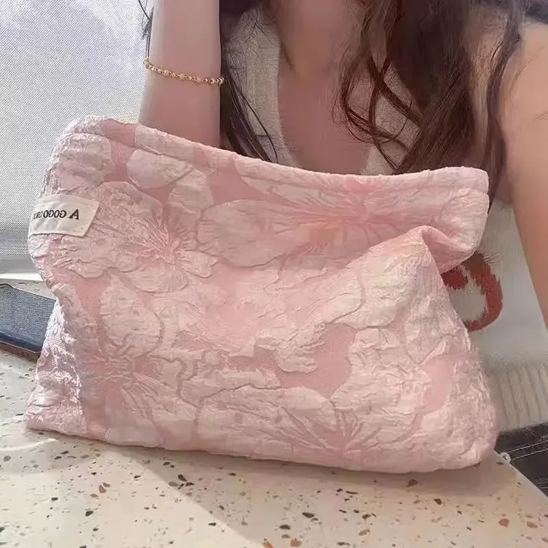 Sac portable en relief floral rose, beau sac à cosmétiques élégant, sac de rangement simple de grande capacité, adapté à un usage quotidien