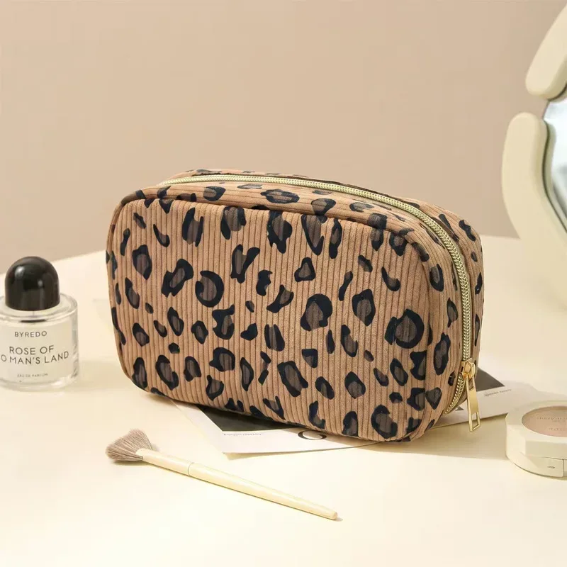 pochette de maquillage portable en velours côtelé pour femmes, pochette de rangement minimaliste pour cosmétiques de voyage, organiseur doux pour les articles de beauté quotidiens