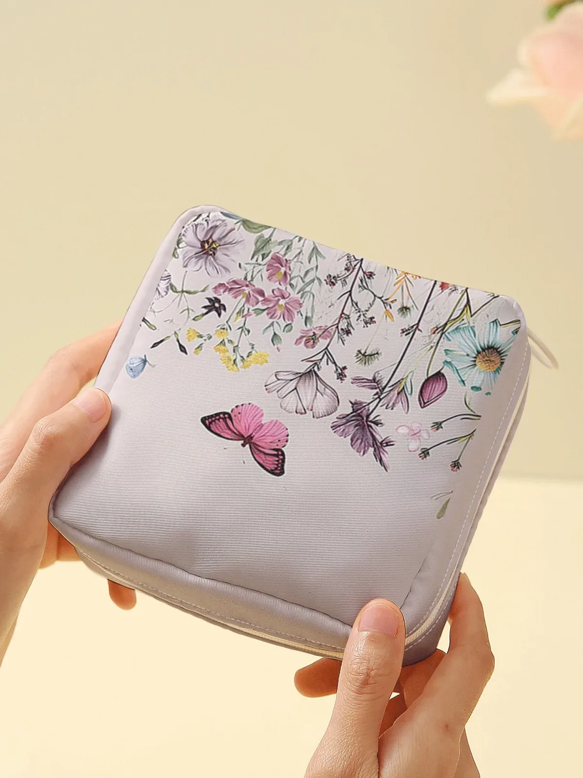 sac de rangement pour serviettes hygiéniques imprimé papillon rose, mini pochette de maquillage portable, adaptée aux voyages quotidiens et aux courses, 1 pièce