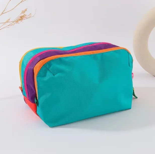 sac de voyage léger grande capacité pour maquillage et articles de toilette, sac à bandoulière de voyage couleur dopamine, sac de toilette suspendu en nylon imperméable