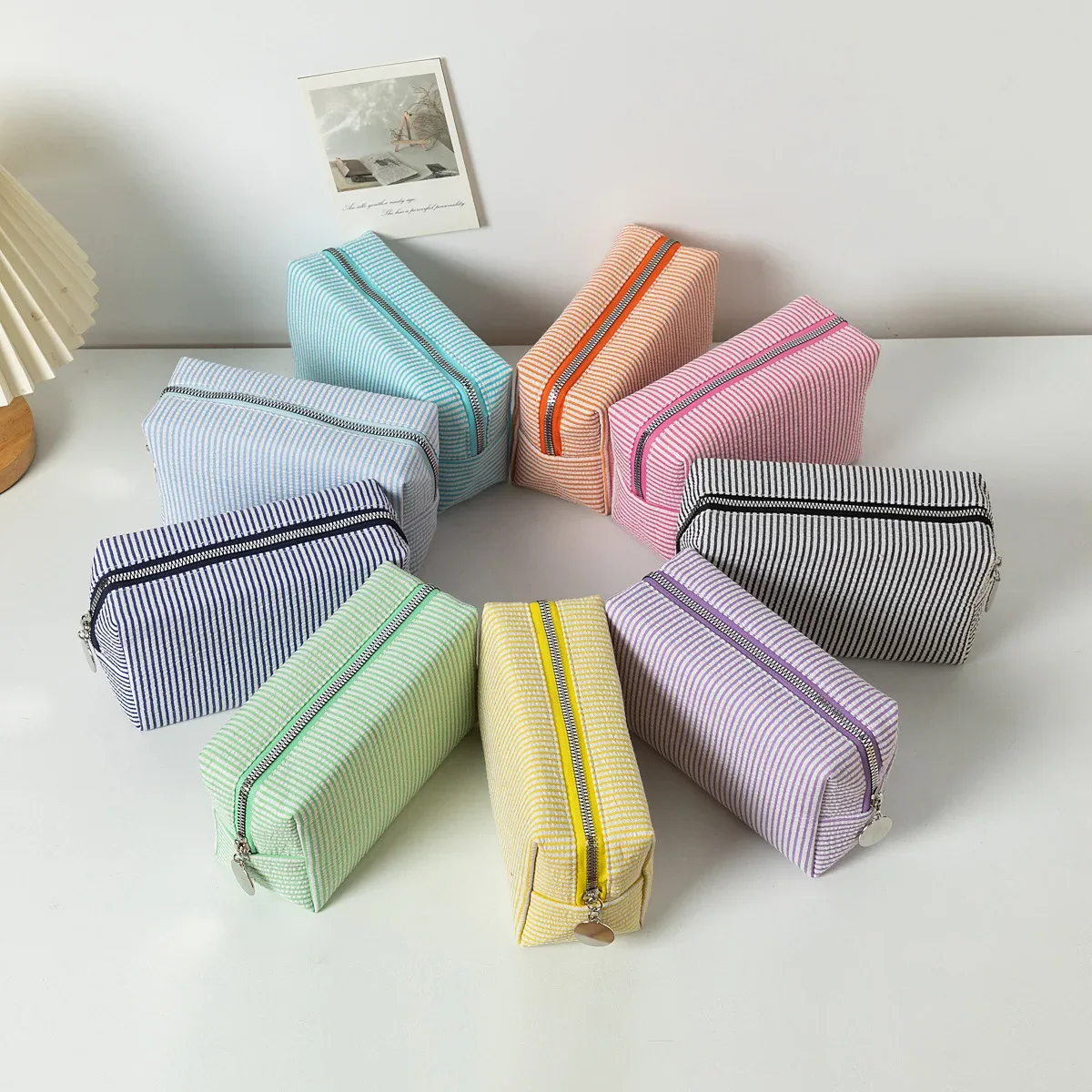 Grande Trousse de Maquillage pour Femmes en Soie Bulle à Rayures Roses, Sac de Rangement pour Articles de Toilette, Sac DIY pour Collations et Serviettes Hygiéniques