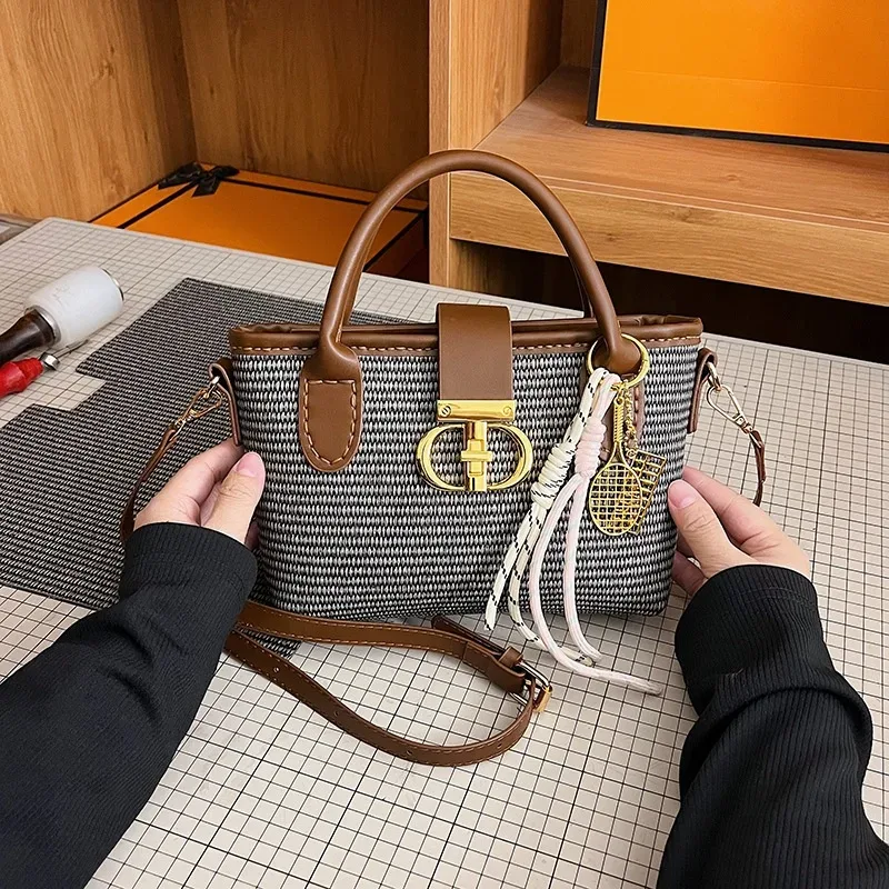 sac fourre-tout fait à la main, sac à main à bandoulière, accessoire artisanal en cuir, ensemble de matériel semi-fini cousu à la main, bricolage