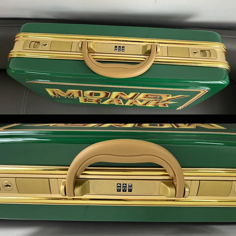 valise réplique verte money in the bank, valise commémorative seth rollins, accessoire wwe, neuve