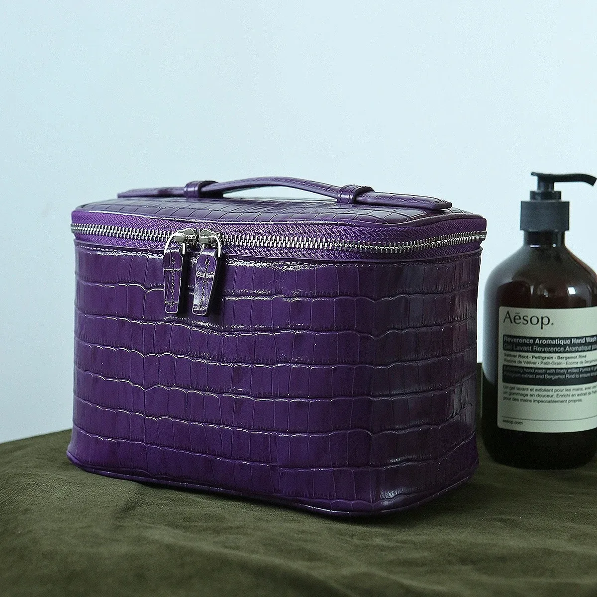sac de maquillage en cuir de vachette à motif crocodile, nouveau, avec initiales gratuites, sac de toilette portable de voyage, grande capacité, sac de rangement pour cosmétiques