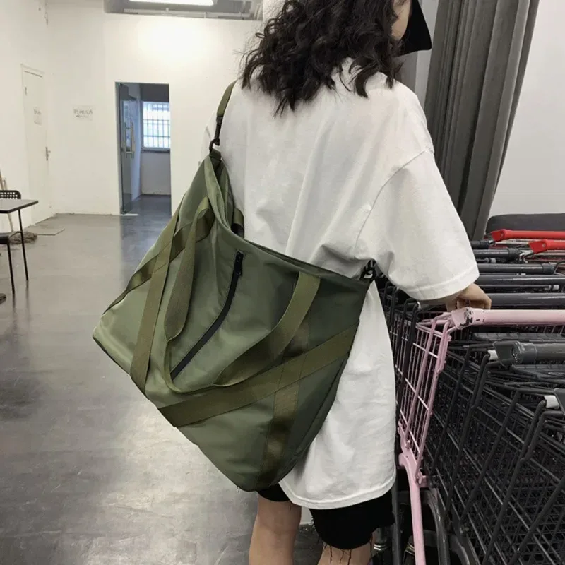 sac fourre-tout décontracté pour homme, grand sac à main pour homme, sac à bandoulière de grande capacité, adapté aux voyages de courte distance, mode initiée