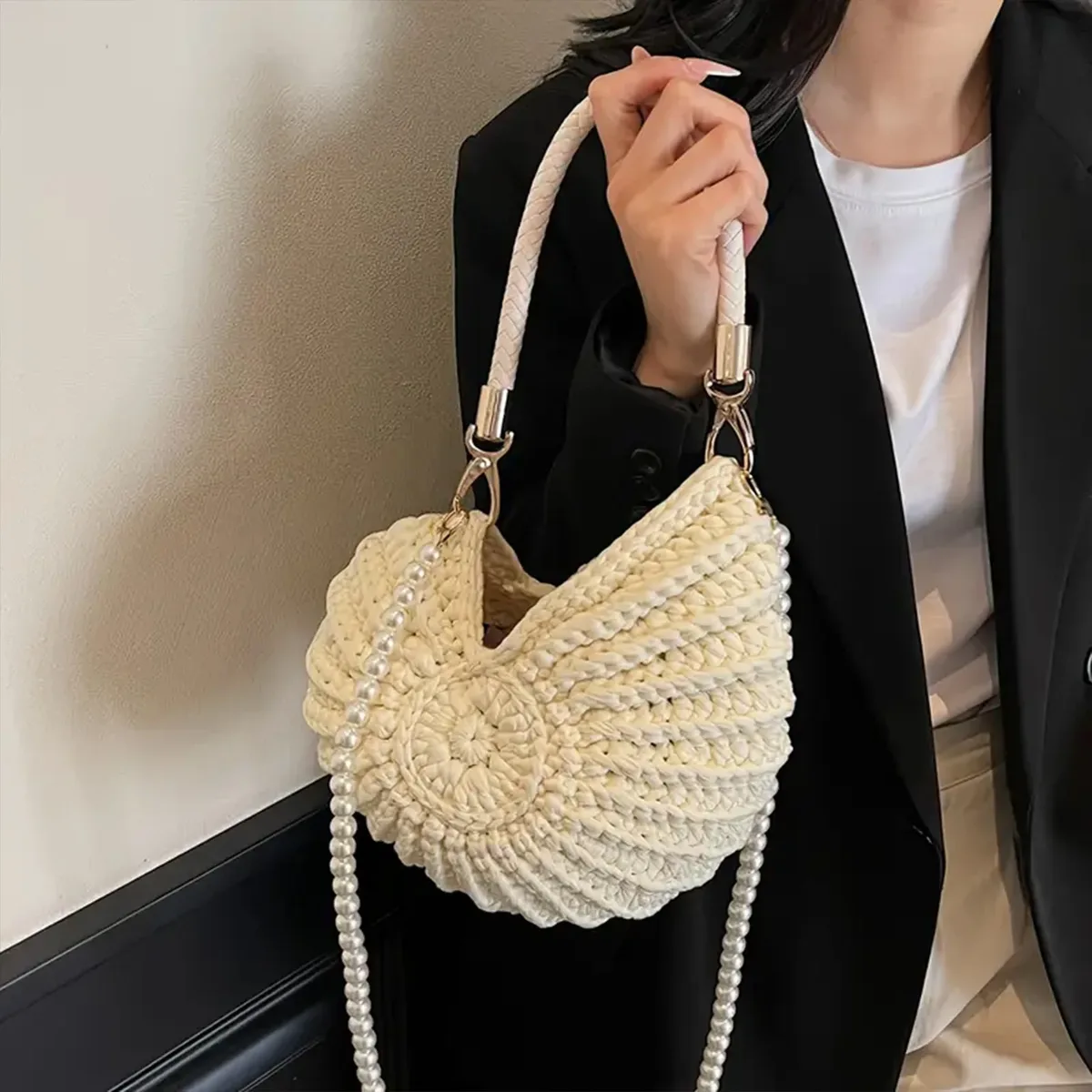 sac à main en coquillages tissé à la main avec chaîne de perles, grand sac de plage bohème pour femme, sac fourre-tout beige pour les vacances d'été, idéal pour