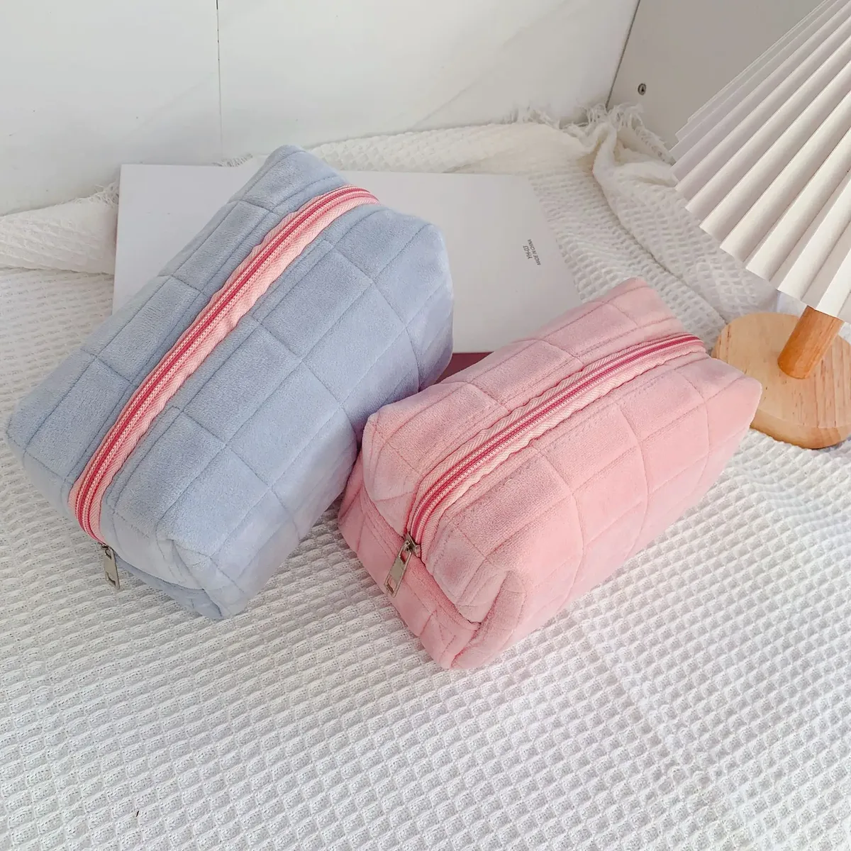 pointrousse de maquillage en fourrure pour femme, fermeture éclair, grand sac cosmétique solide pour documents, trousse de toilette de voyage, poudres à laver, stylo en peluche